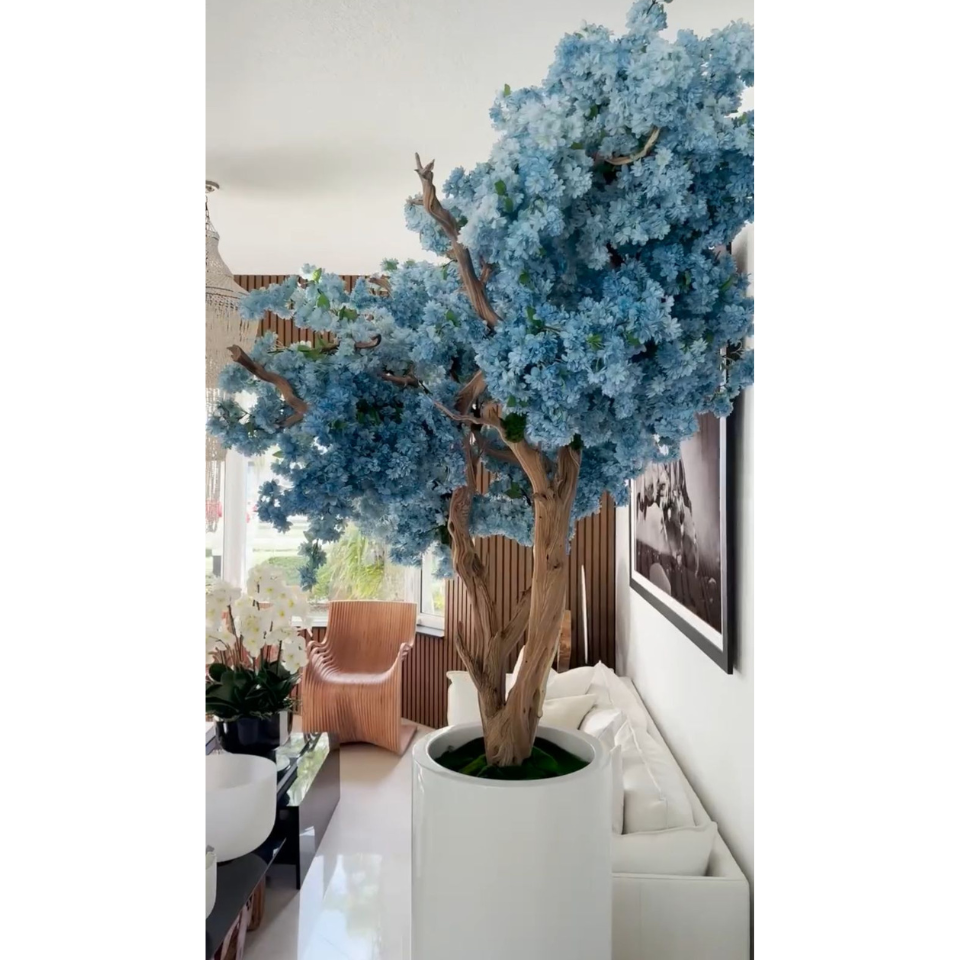 Saint-Tropez mattweiße Vase mit blauen Kirschblüten
